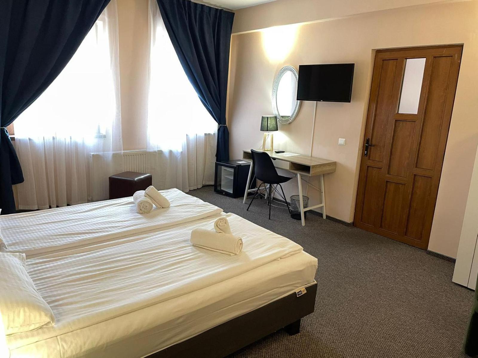 Long Street Hotel Braşov Habitación foto